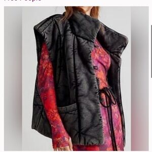 New FP ROLL with us puffer vest new with out tags Charcoal Puffer Vest